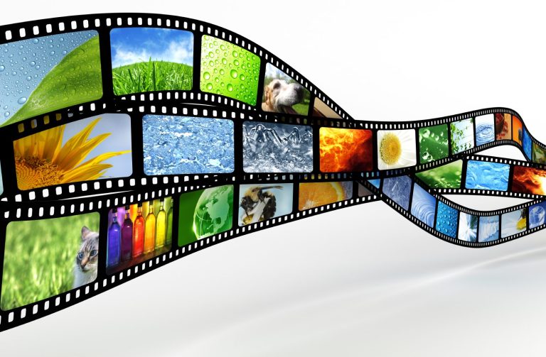 Ein Filmstreifen mit verschiedenen bunten Bildern von Natur und Wasser.